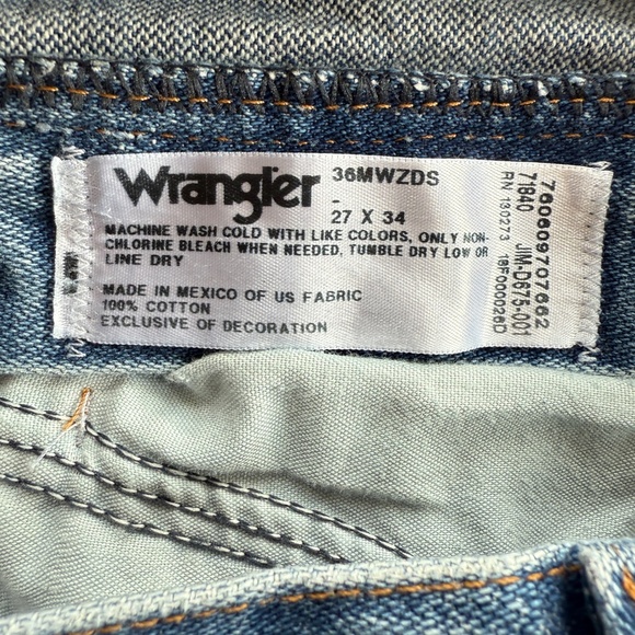 Vintage 90s Cut Off Denim Wrangler Shorts - Picture 7 of 7